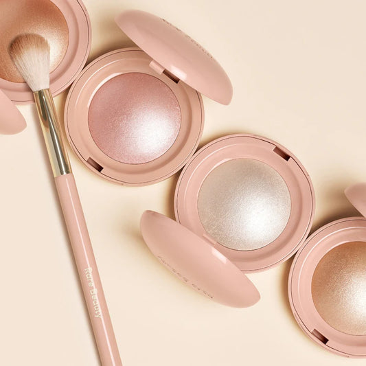 PREVENTA Iluminador en polvo x Rare Beauty (variedad tonos)